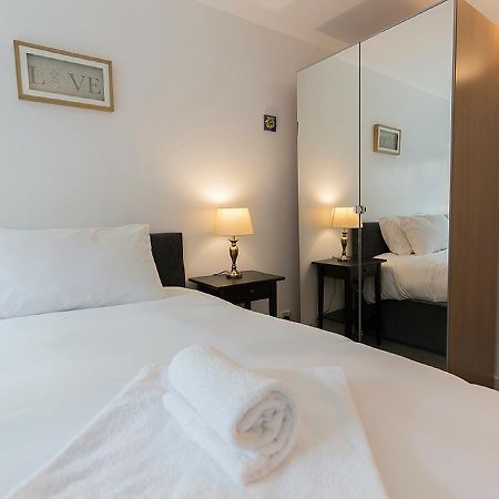 Raleigh Square - 2Br Ground-Floor Apartment In นอตติงแฮม ภายนอก รูปภาพ