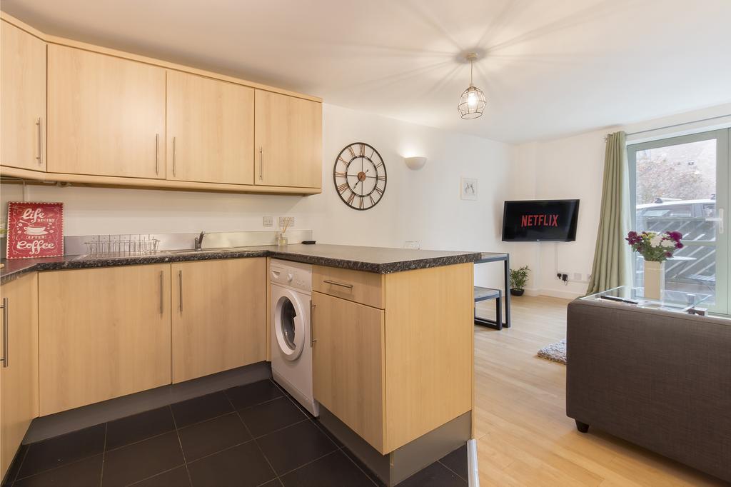 Raleigh Square - 2Br Ground-Floor Apartment In นอตติงแฮม ภายนอก รูปภาพ