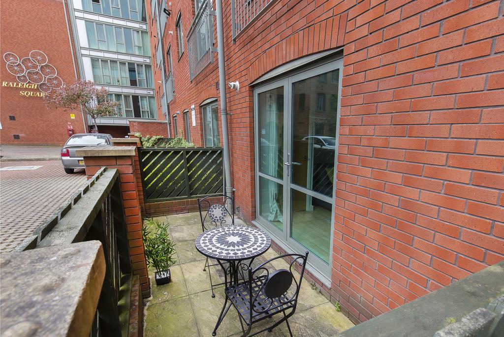 Raleigh Square - 2Br Ground-Floor Apartment In นอตติงแฮม ภายนอก รูปภาพ