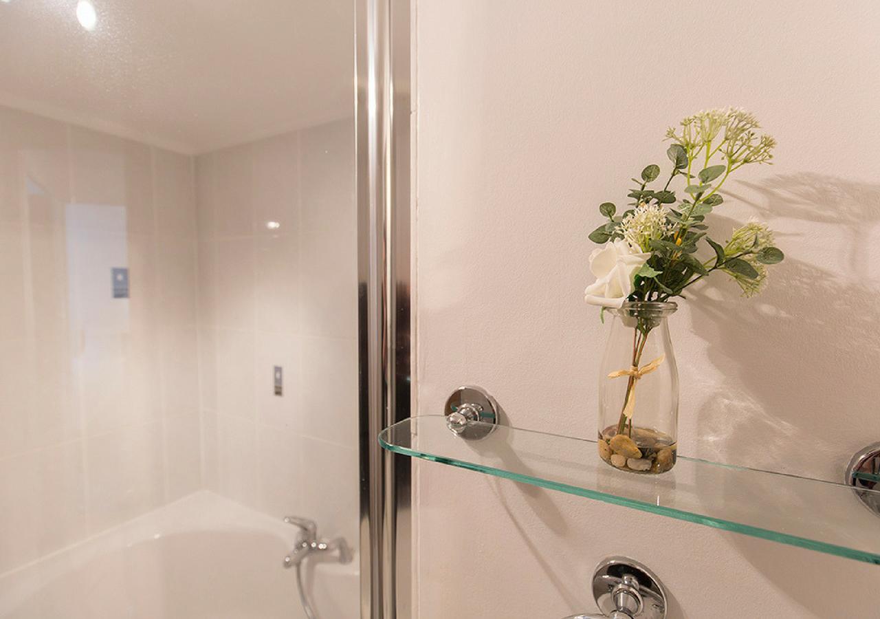 Raleigh Square - 2Br Ground-Floor Apartment In นอตติงแฮม ภายนอก รูปภาพ